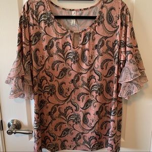 🌻🌻Paisley blouse with flutter chiffon sleeves 🌻🌻